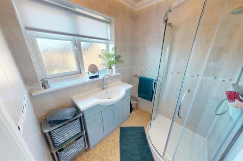 Ashbury Drive En-suite