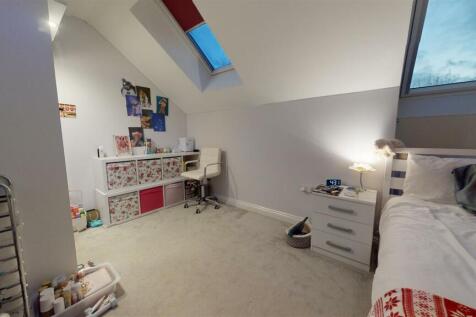 Linear Bank Close Bedroom