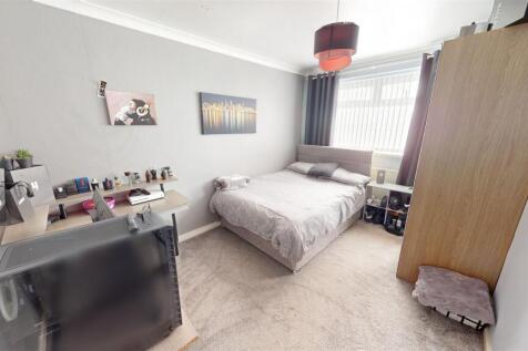 Dearnham Avenue Bedroom