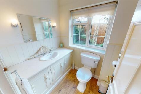 Moss Brow Toilet