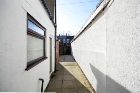 Broad Oak Road - Rear Yard