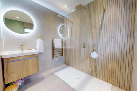 Stretton Avenue Bathroom