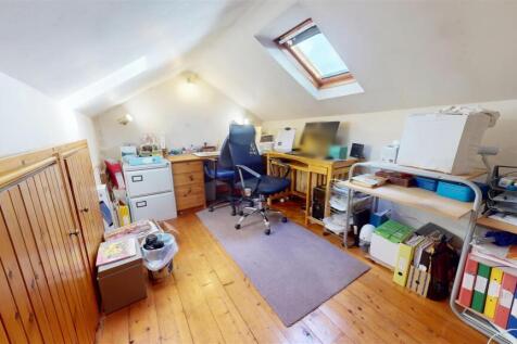 Market Street Loft Room