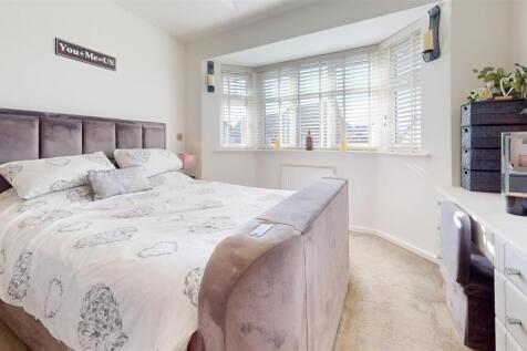 Cherwell Avenue Bedroom