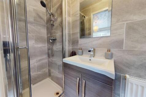 Long Meadow En-suite