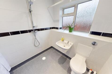 Oak Tree Road Shower Room