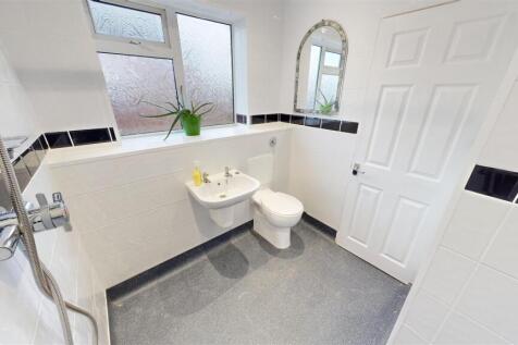 Oak Tree Road Shower Room