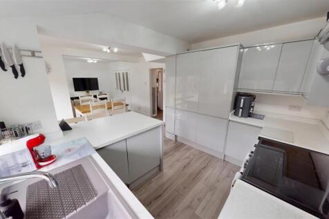Carmelite Crescent Kitchen