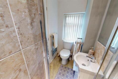 Carmelite Crescent En-suite