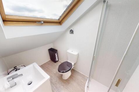 Stuart Crescent En Suite