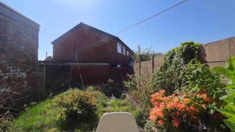 Clipsley Lane Rear Garden