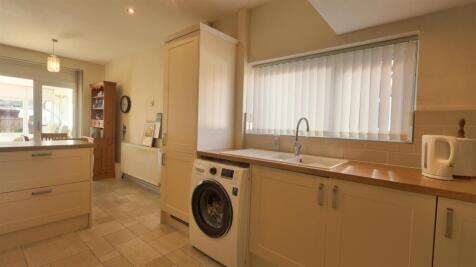 Calderhurst Drive Kitchen