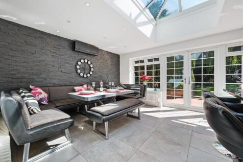 St Helens Road Dining Area