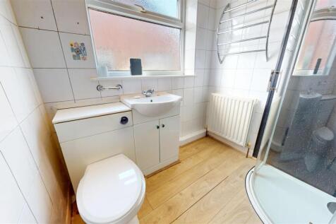 Wells Avenue Shower Room