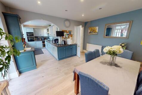 Hampton Road Dining Area