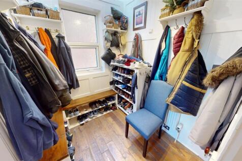 Hampton Road Cloakroom