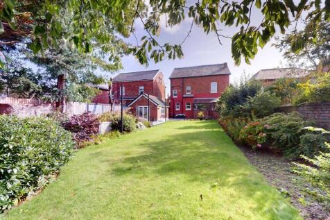 Hampton Road Rear Garden