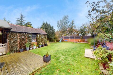 Windy Harbour Road Rear Garden