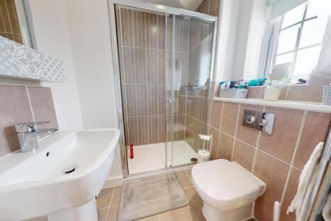 Sherbrook Drive En-suite
