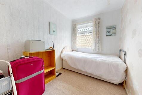 Avondale Road Bedroom