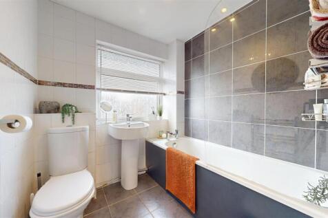 Renfrew Avenue Bathroom
