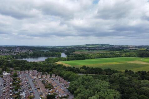 Renfrew Avenue Lake