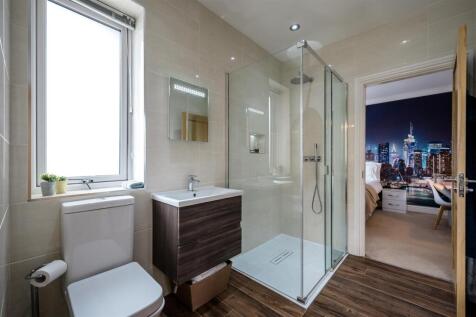 Jack &#39;n&#39; Jill Shower Room