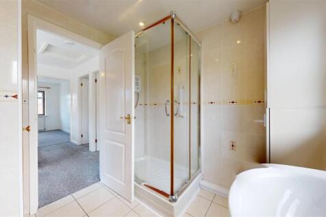 Rose Drive Bathroom
