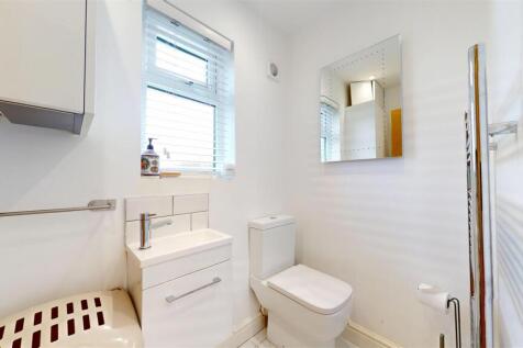 Broadway WC