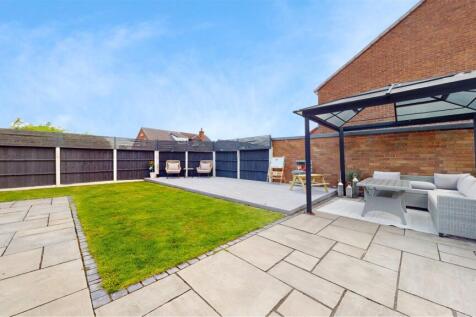Broadway Rear Garden