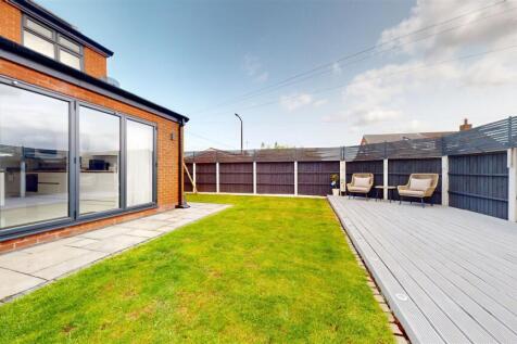 Broadway Rear Garden