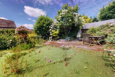 Hilltop Road Back Garden
