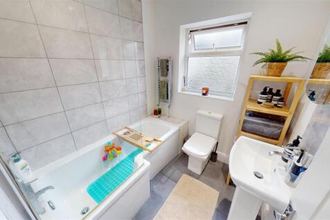 Birley St Bathroom