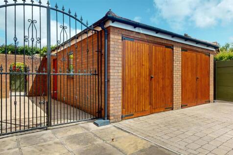 Moss Lane Double Garage