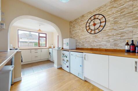 Stanley Avenue Kitchen