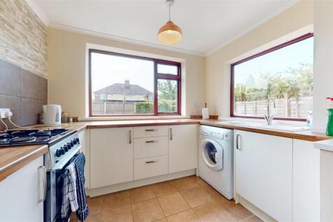 Stanley Avenue Kitchen
