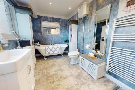 Seacroft Crescent Bathroom