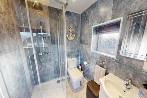 Seacroft Crescent En-suite