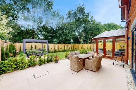 Lakeside Court Rear Garden