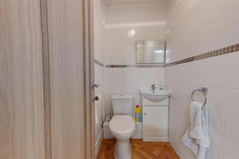 Lakeside Court WC