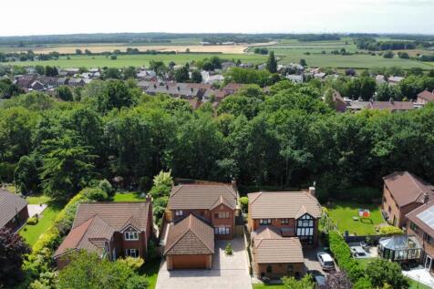 Lakeside Court For Sale