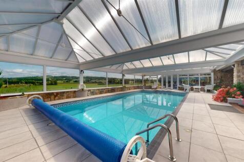 Red Cat Lane Swimming Pool