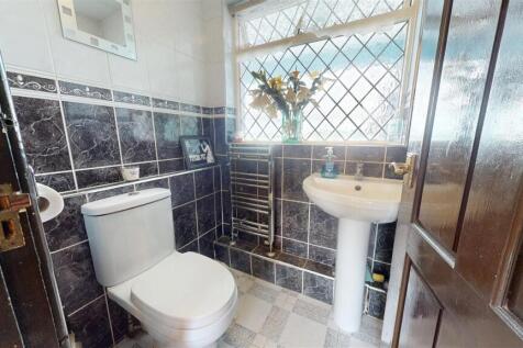 Red Cat Lane WC