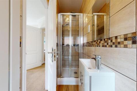 Wendover Close En-suite