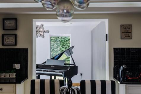 Diggers Barn Piano