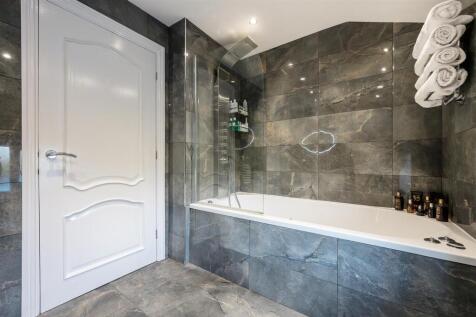 Diggers Barn Bathroom