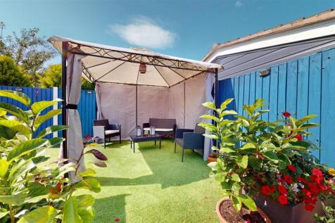 The Shires Rear Garden