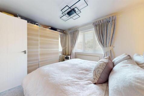 The Shires Bedroom