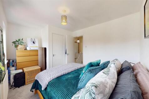 The Shires Bedroom