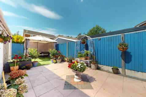 The Shires Rear Garden